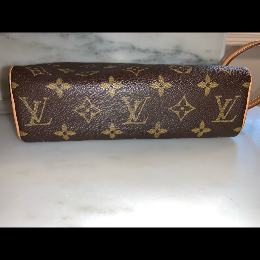 Authentic Louis Vuitton Recital Purse - Picture 5 of 8